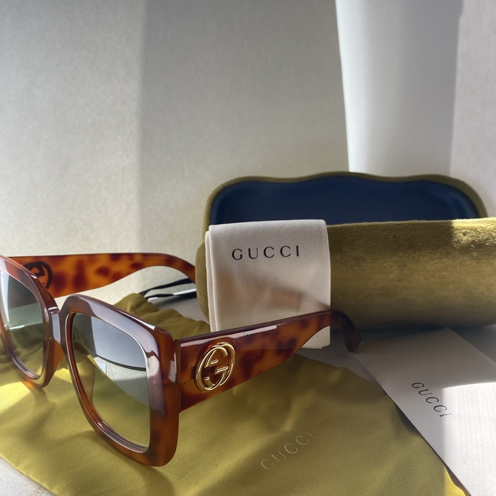 Gucci sunglasses with tortoiseshell print - Picture 2 of 3